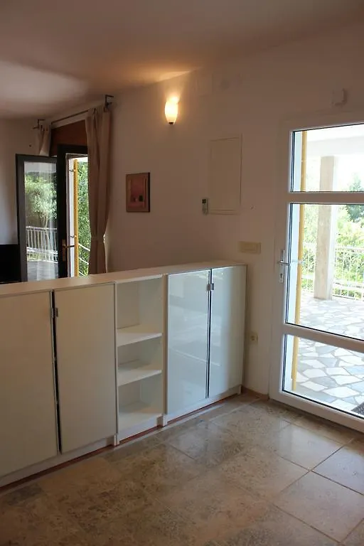 Captain'S Promenade Jadranovo Apartment